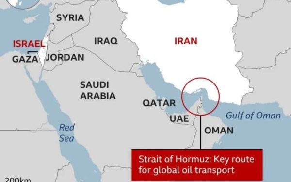 Iranul închide Ormuz, sfidare la adresa SUA: Atac asupra navelor comerciale. Teheranul amenință!