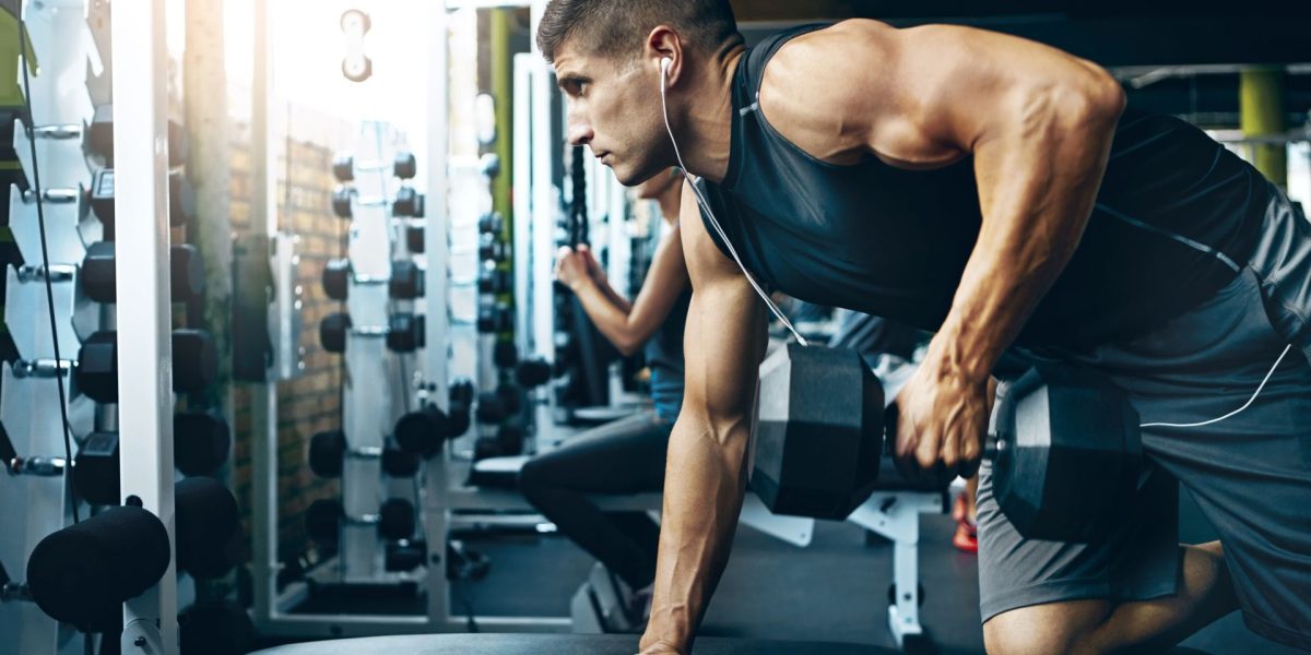 Tineri „modelați” și vaci la îngrășat: o strategie cu legături bizare