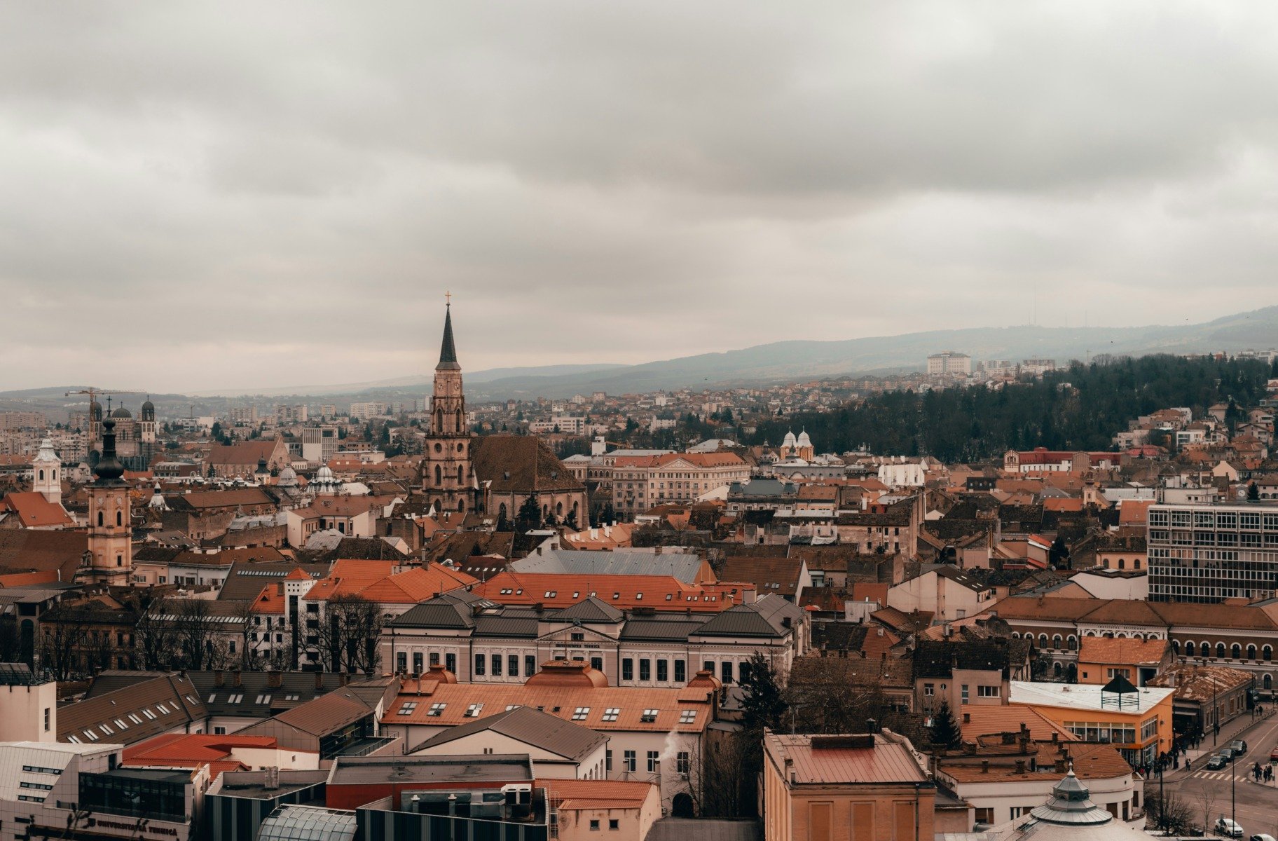 O pereche de soți din Cluj a fost condamnată la închisoare cu executare pentru înșelăciune în domeniul construcțiilor, anunță surse judiciare