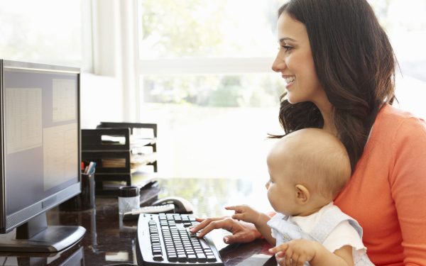 Bani pentru mame: Cine primește stimulentul de inserție