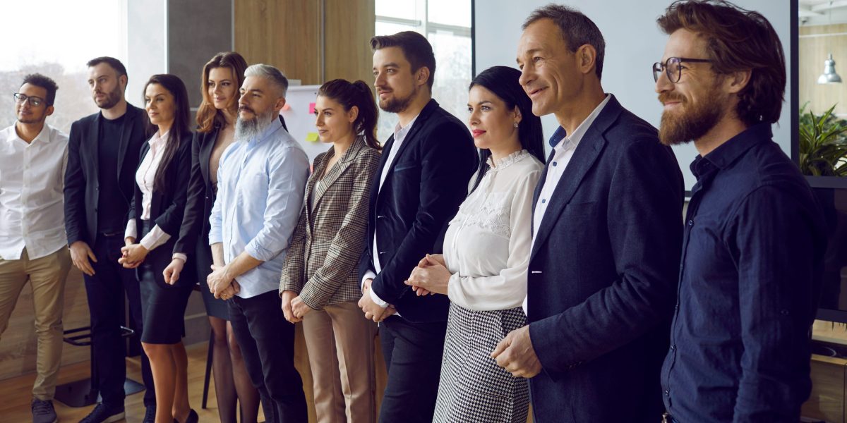 Noii supereroi din corporații: Cine sunt angajații care schimbă regulile?