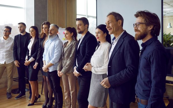 Noii supereroi din corporații: Cine sunt angajații care schimbă regulile?