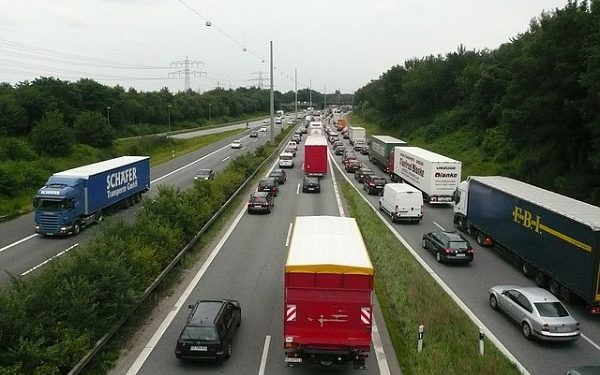 Pasagerii, tot mai puțini în 2025: Transportul rutier, în declin, mărfurile cresc ușor