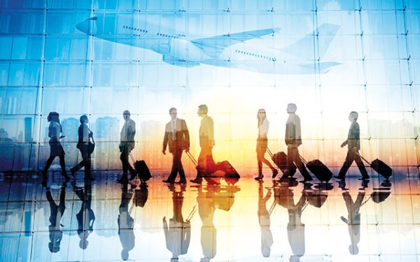 Românii, cu banii în străinătate: 1,35 mld. euro cheltuiți, deficit turistic adâncit