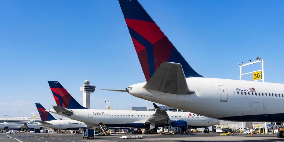 Bebeluș născut în aer: Jamaica-SUA, dilema cetățeniei pentru micuț