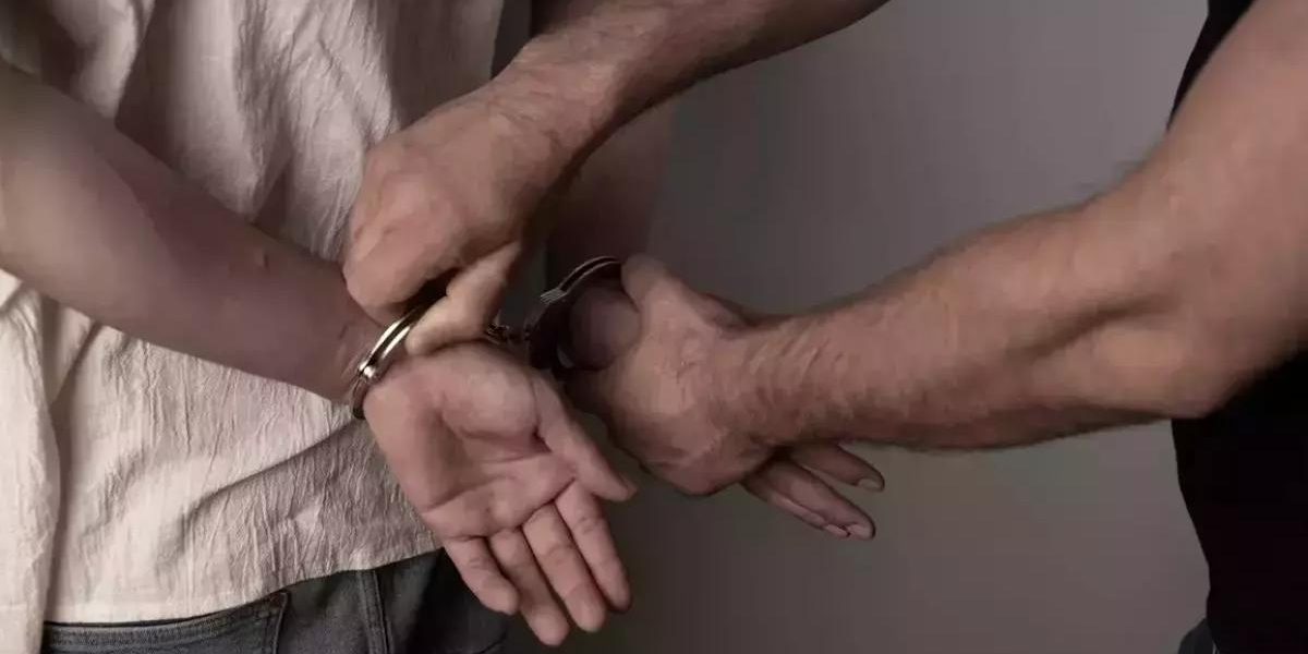 Șoc în Gorj: Și-a stropit mama cu untură încinsă de Paște