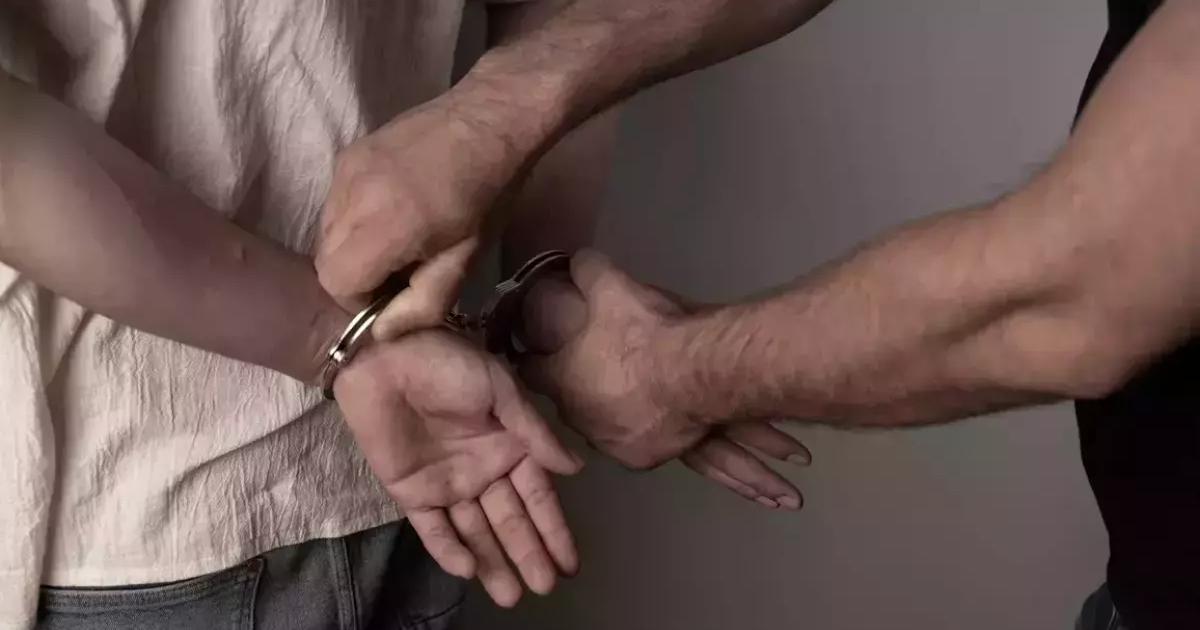 Șoc în Gorj: Și-a stropit mama cu untură încinsă de Paște