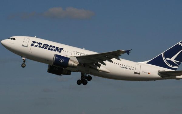 Cezar Osiceanu, suspendat de Tarom: Înscenare pentru pilot după incident grav