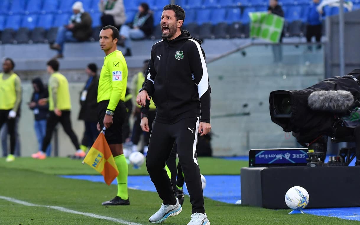 Meciul Sassuolo-Cagliari, din etapa 31 a Serie A, va fi transmis sâmbătă, 4 aprilie, începând cu ora 15:00, în direct pe aplicația DAZN, disponibilă în secțiunea Apps a Sky Q și Sky Glass