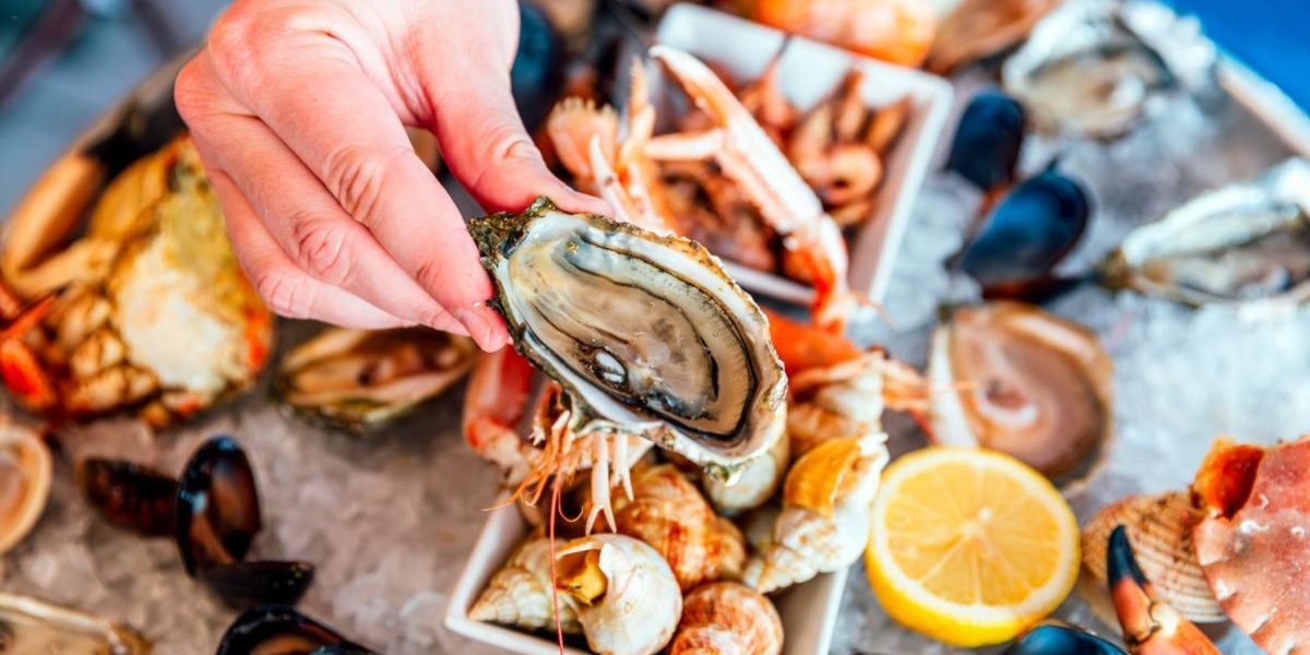 Virus periculos: Boală cronică declanșată de un nou virus, transmis de fructele de mare