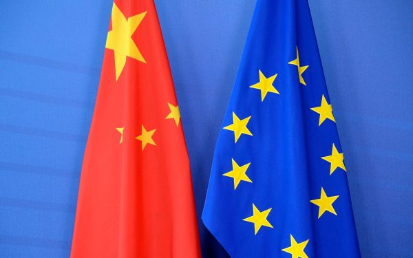 Deficitul UE cu China: Creștere alarmantă de 15,3% în 2025