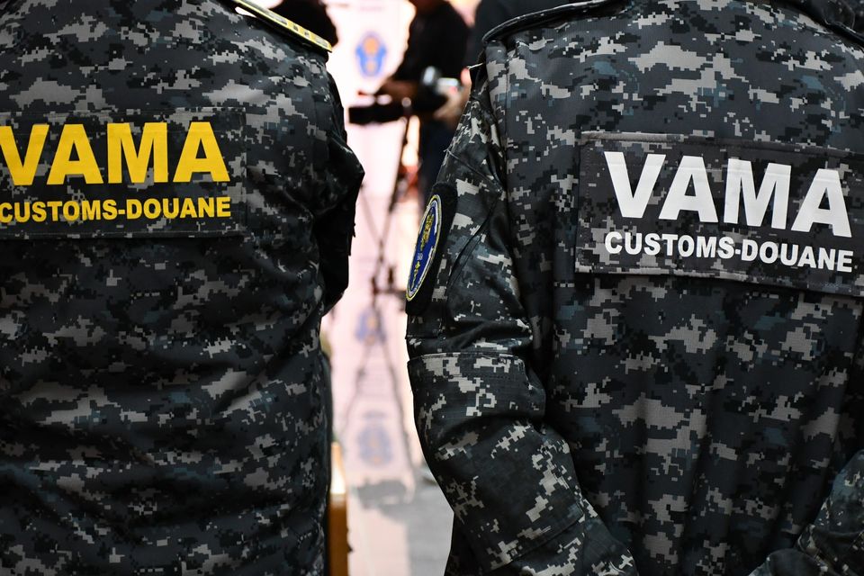 Autocamion: Vameșii au găsit marfă de 3,1 milioane lei