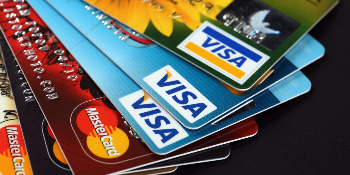 Cardurile băncii X, INVALIDE: Atenție la noul IBAN. Cum eviți BLOCAJUL plăților