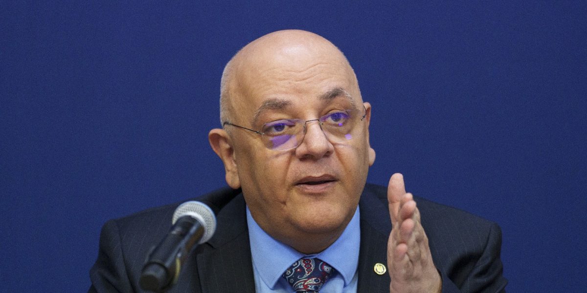 Arafat, după 10 ani: Cum a ales asiguratorul elicopterul prăbușit în Moldova