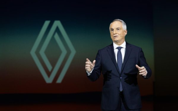 Renault taie 20% din ingineri, 2.500 de oameni, loviți de concurența chineză