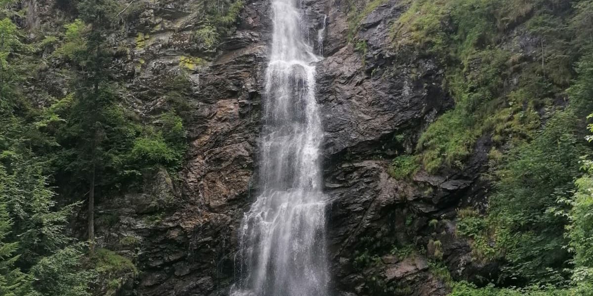 Mălaia, destinația perfectă pentru un weekend revigorant Weekendul se apropie și gândul la o evadare din aglomerația urbană devine tot mai ispititor