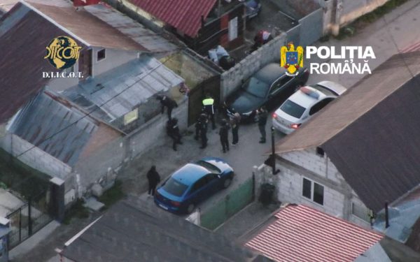 DIICOT: Rețea de trafic de persoane destructurată în București și județe