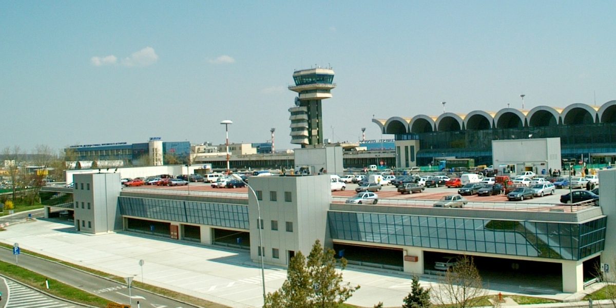 Etaje din parcarea Sosiri Otopeni, închise: Schimbări majore pentru transport și ride-sharing