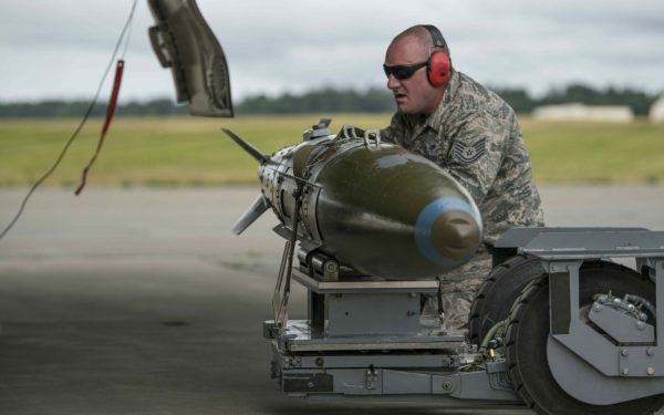 SUA vinde armament de 8,6 miliarde dolari către Qatar, Kuweit, Emiratele Arabe și Israel