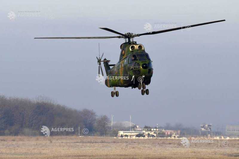 MApN: Elicopter cu probleme la Reșița, aterizare reușită în timpul antrenamentului