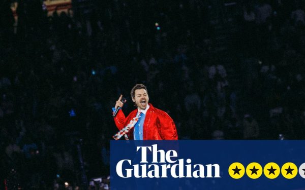 HARRY STYLES, un artist cu șarm: Show-ul care cucerește publicul