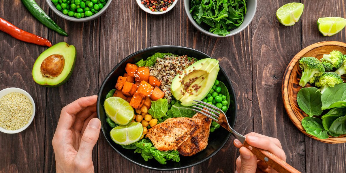Proteinele, secretul experților: Cum țin de foame și cresc masa musculară