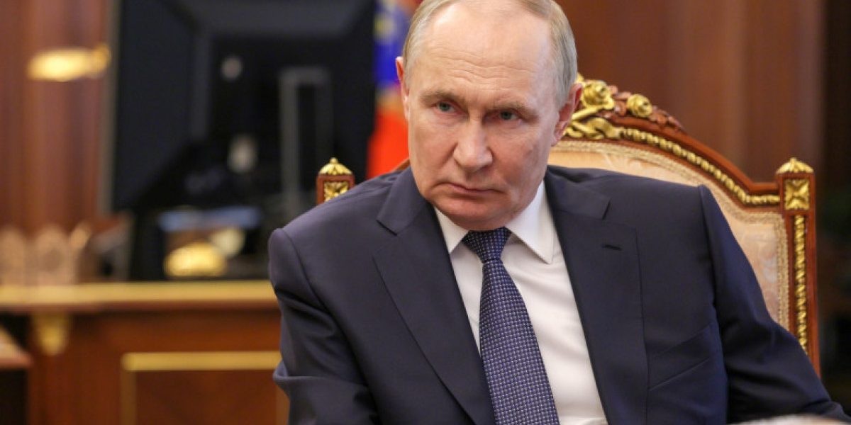 Putin își crește copiii „ca la europeni”: Salarii colosale pentru bone! Ce e interzis