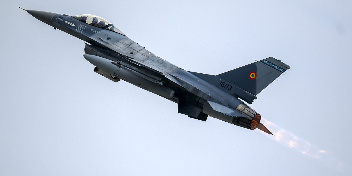 Reacție DURĂ NATO: Avion F-16 ROMÂNESC doboară dronă în spațiul aerian ESTONIAN