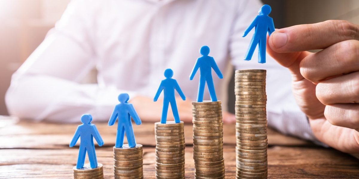 Bugetarii, pe plus la salariu? Legea salarizării, cu impact major. Cât cheltuie România