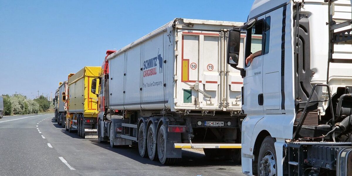 Restricții pe A2, DN7 și DN39: Camioane blocate de 7,5 tone, 30 mai – 1 iunie