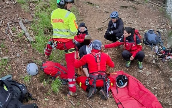 Biciclist grav accidentat în Făgăraș: Un medic, coborât cu troliul, salvează viața
