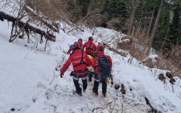 Avalanșă de salvări: Peste 70 de români, scoși din pericol de salvamontiști