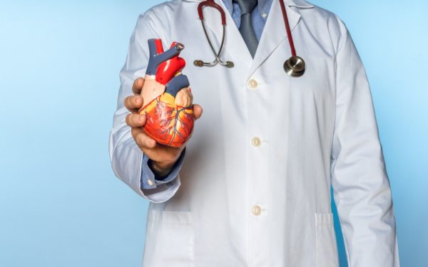 Medicii cardiologi, secretul longevității. Pastila-minune luată preventiv