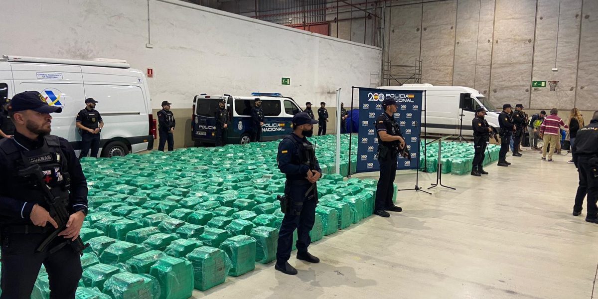 Cocaină de 800 milioane euro, confiscată în Spania: 23 de arestări