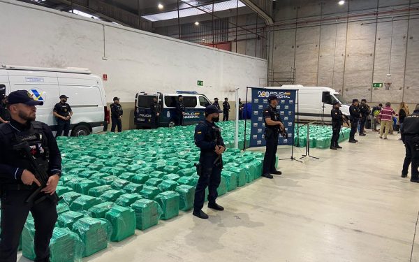 Cocaină de 800 milioane euro, confiscată în Spania: 23 de arestări
