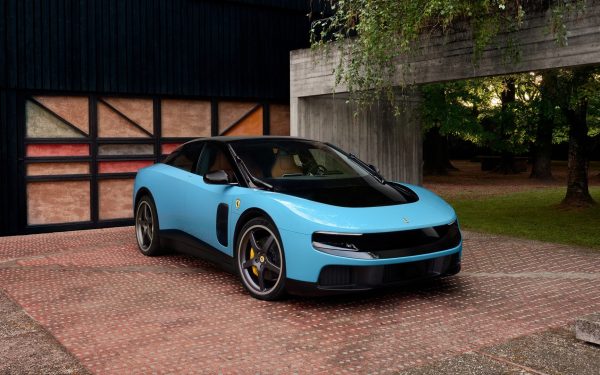 Ferrari ripostează: Prima electrică Luce nu-i greșeală, e viitorul!