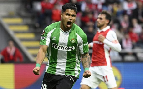 El Cucho Hernandez, cu dublă în victoria Betis: vrea la Mondial!