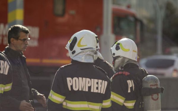 Incendiu violent la restaurantul La Cocoșatu din București: 20 de persoane evacuate