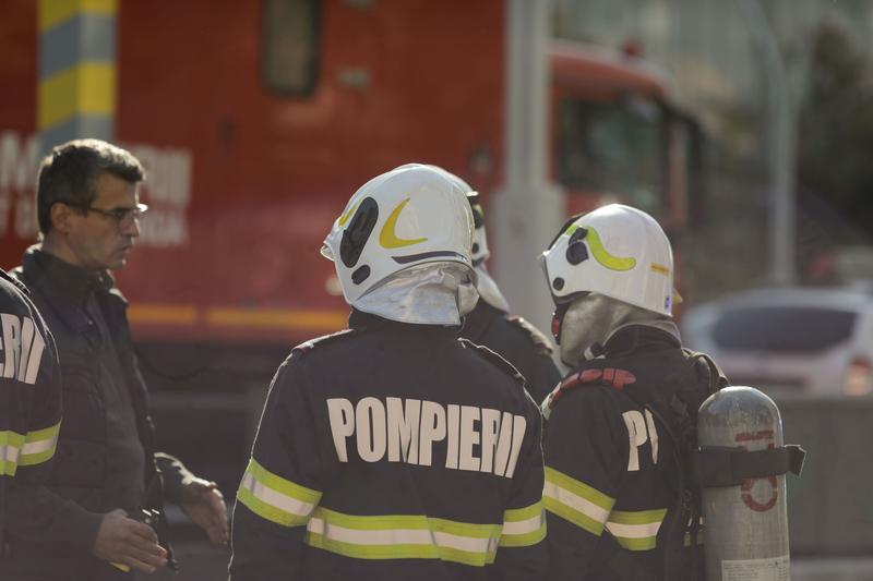 Incendiu violent la restaurantul La Cocoșatu din București: 20 de persoane evacuate