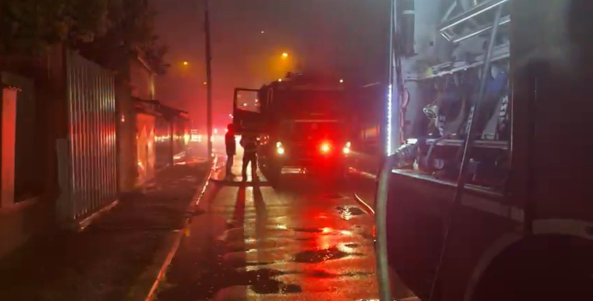 Incendiu puternic la București: Ro-Alert, mesaj de urgență pentru locuitori