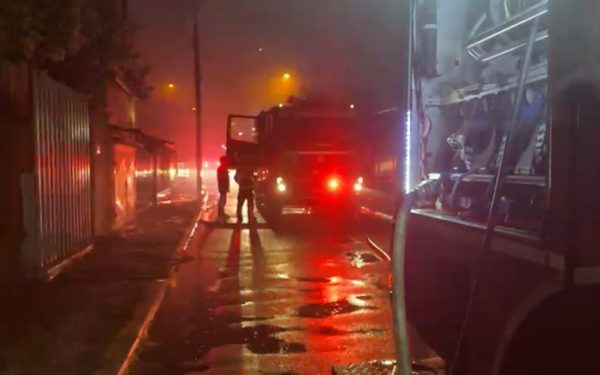 Incendiu puternic la București: Ro-Alert, mesaj de urgență pentru locuitori