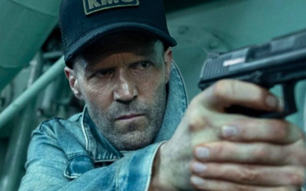 Statham, dur ca piatra: Imagini explozive din noul thriller „Mutiny”