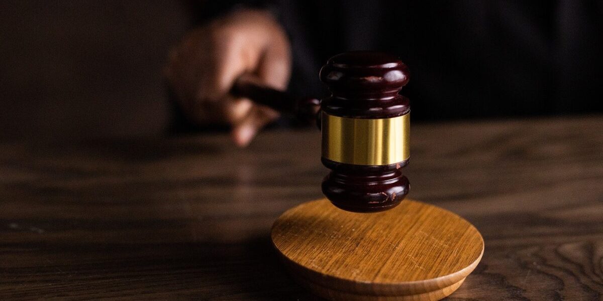 Adjunctul unei uzine rusești de tancuri, arestat pentru deturnare de 750.000 dolari