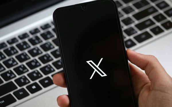 Stânga germană, revoltată de X: Pleacă din cauza dezinformărilor