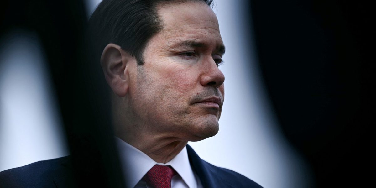 Rubio la Vatican și în Italia: Trump atacă papa și Meloni