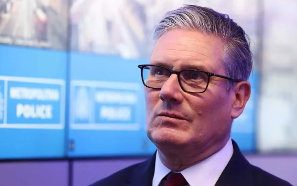 Starmer, pe muchie de cuțit: Laburiștii complotează să-l dea jos de la Londra