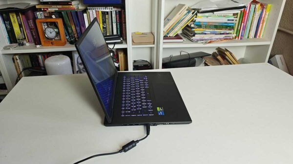 Gigabyte A16: Gaming performant, preț bun. Merită?