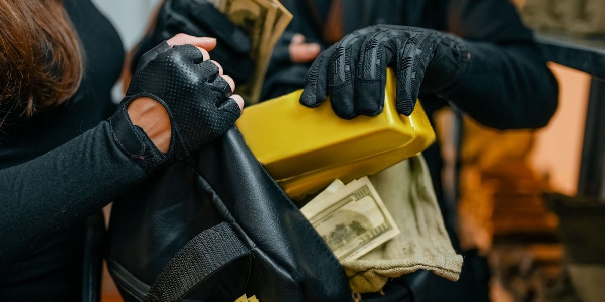 Jaf de 2 mil. euro lângă București: Tată și fiică suspecți