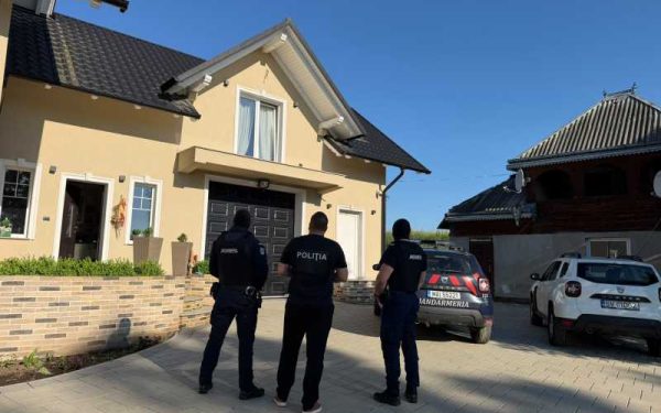 Suceava: Femeie „babysitter” ilegală, cercetată pentru evaziune fiscală