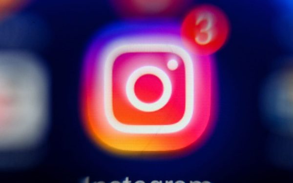 Instagram și Facebook, căzute vineri. Mesaje, imposibil de trimis